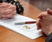 Tòa án quyết định quyền nuôi con và tài sản sau ly hôn tại thị xã Duyên Hải  tỉnh Trà Vinh