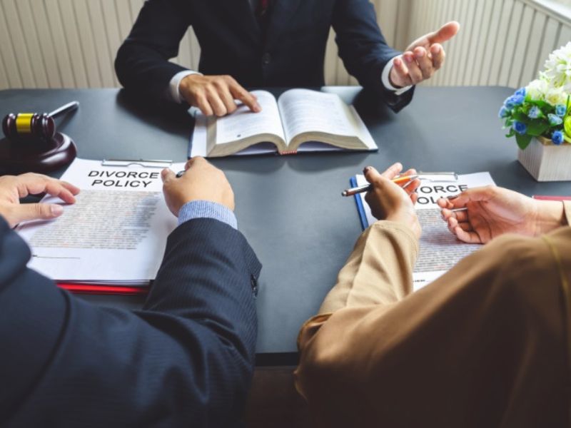 Chi phí thuê luật sư hỗ trợ ly hôn đơn phương